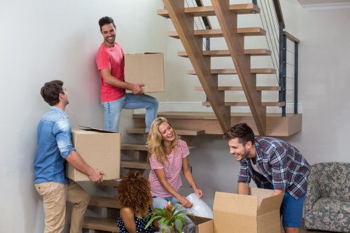 Truck hire process and moving preparation for Hendon customers