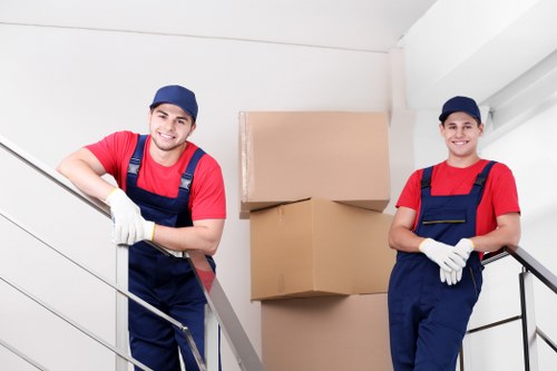 Professional moving van supporting local Hendon customers