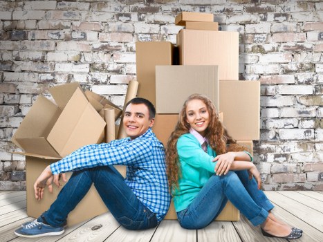 Local moving team handling a Hendon property move